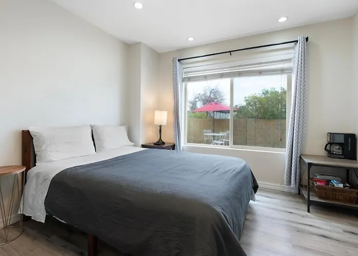 Private With 1 Queen And 1 Twin Bed Close To Hwy 51 And Mayoclinic In Phoenix, Arizona *