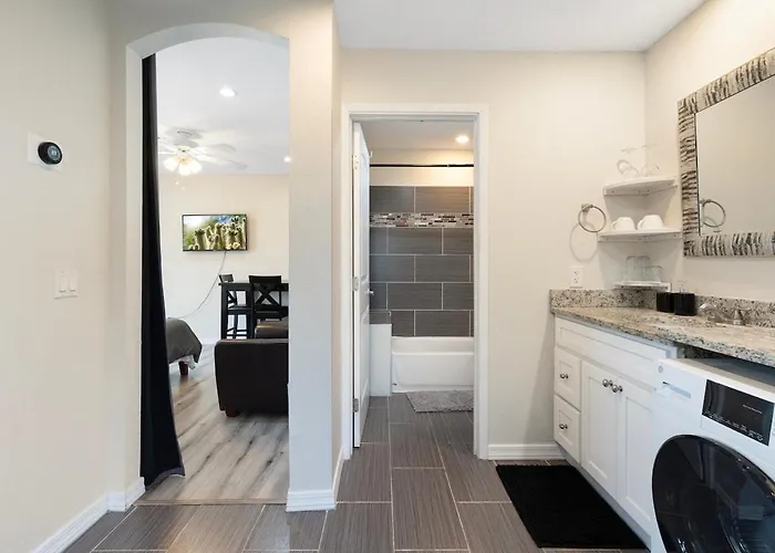 Private With 1 Queen And 1 Twin Bed Close To Hwy 51 And Mayoclinic In Phoenix, Arizona Apartment