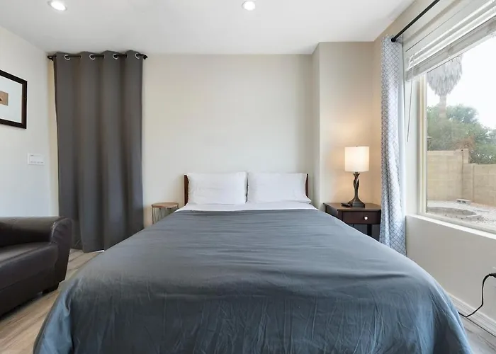 Private With 1 Queen And 1 Twin Bed Close To Hwy 51 And Mayoclinic In Phoenix, Arizona *