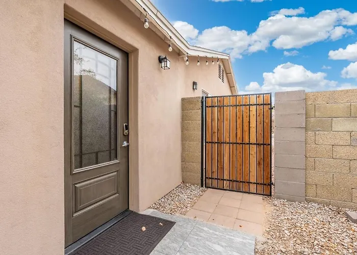 Private With 1 Queen And 1 Twin Bed Close To Hwy 51 And Mayoclinic In Phoenix, Arizona Apartment Phoenix
